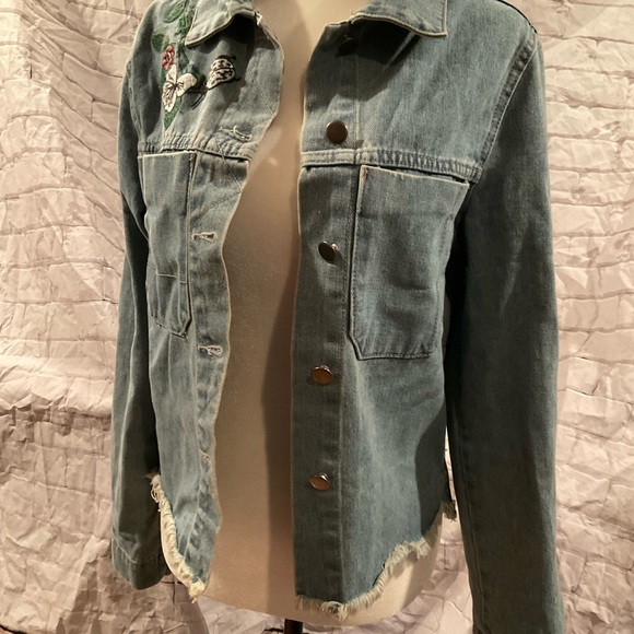 “H&M OFFICIAL COACHELLA COLLECTION “Embroidered Jean Jacket. - Picture 6 of 13